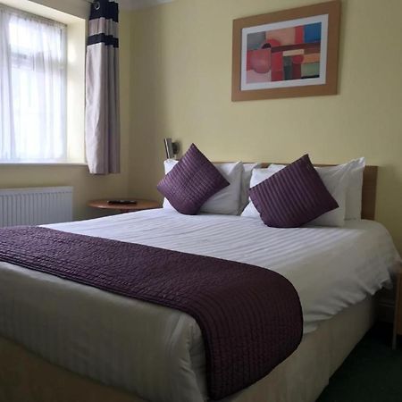 רומפורד Harefield Manor Hotel מראה חיצוני תמונה