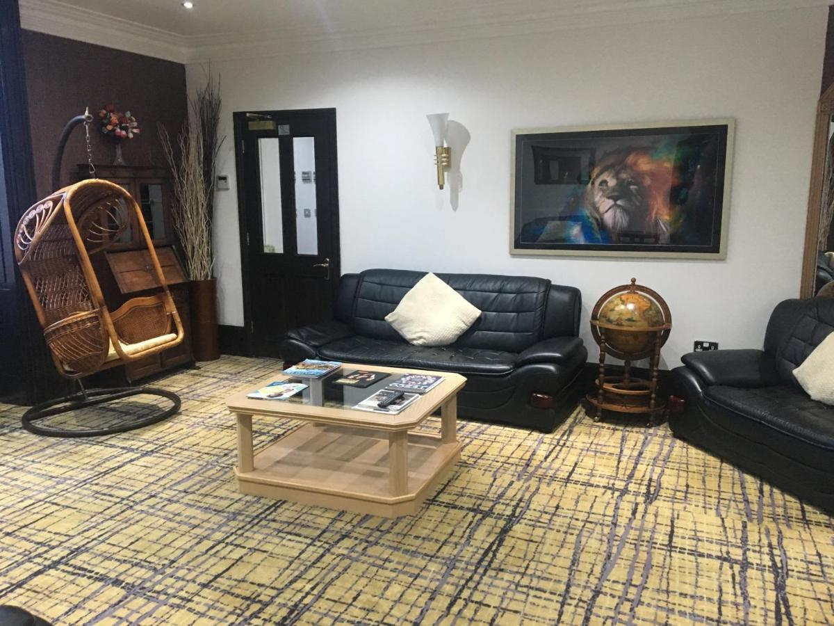רומפורד Harefield Manor Hotel מראה חיצוני תמונה