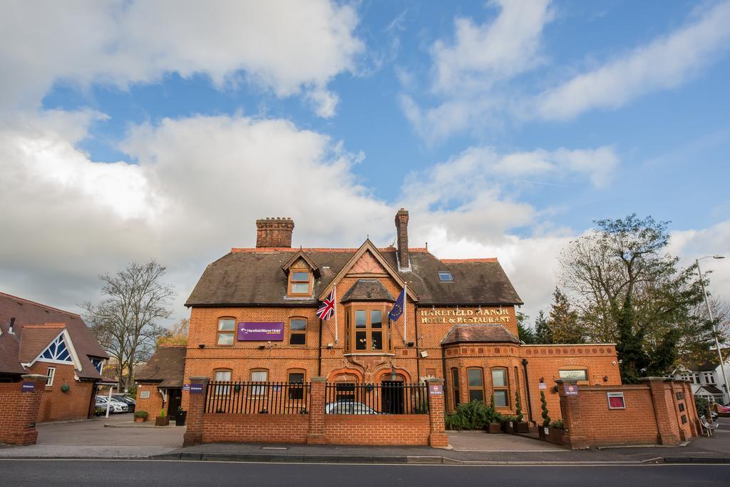 רומפורד Harefield Manor Hotel מראה חיצוני תמונה