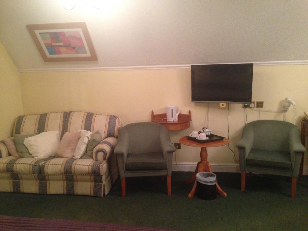 רומפורד Harefield Manor Hotel מראה חיצוני תמונה