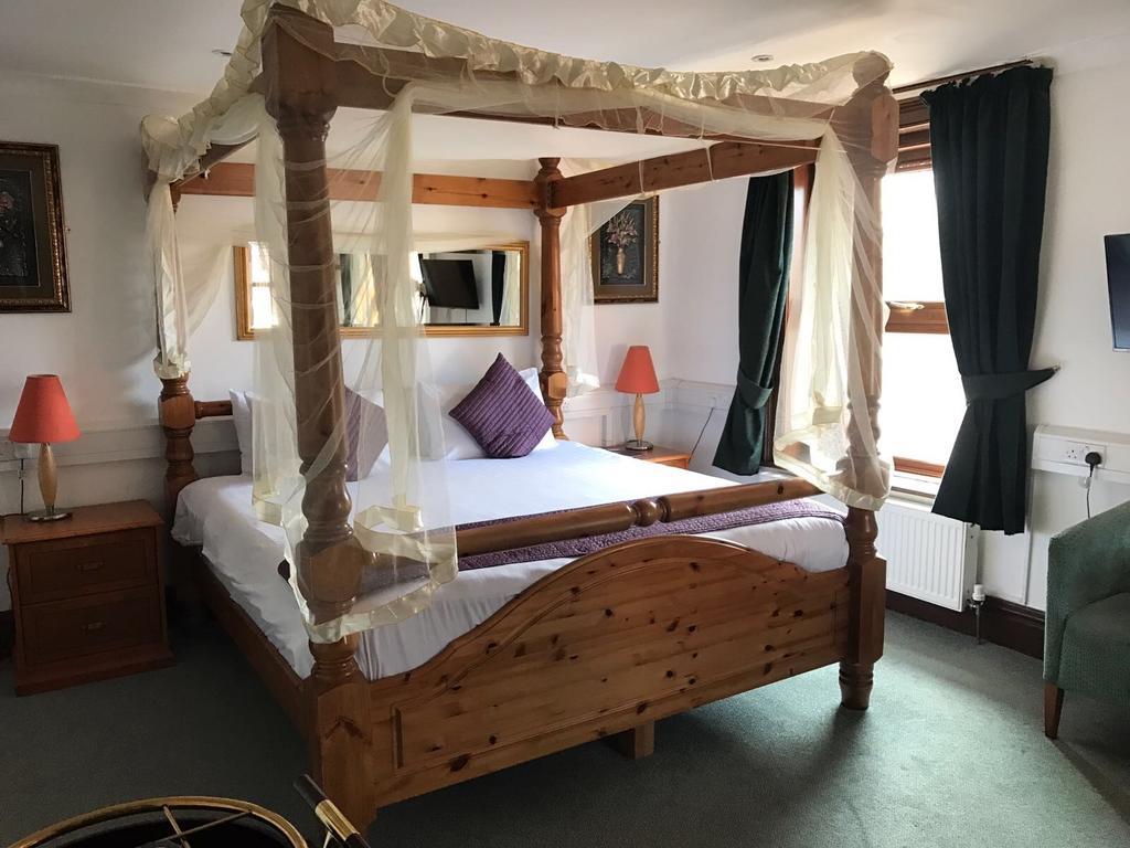 רומפורד Harefield Manor Hotel מראה חיצוני תמונה