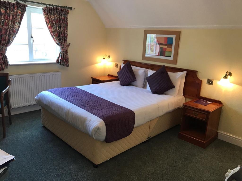 רומפורד Harefield Manor Hotel מראה חיצוני תמונה