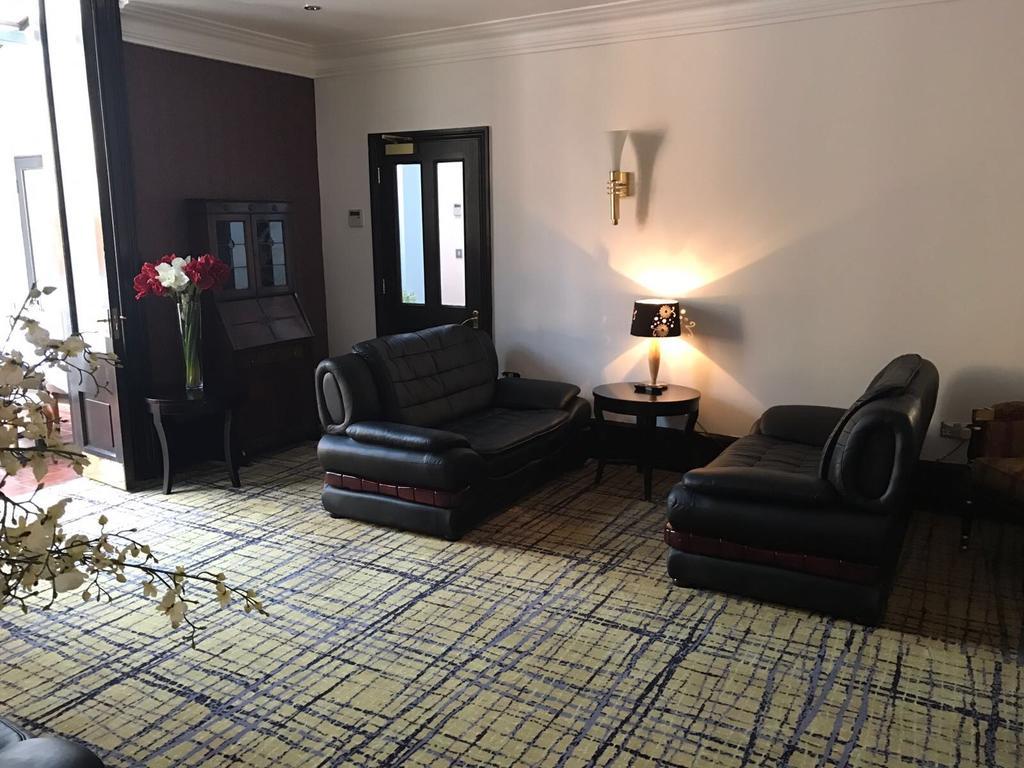 רומפורד Harefield Manor Hotel מראה חיצוני תמונה