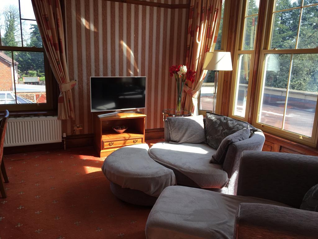 רומפורד Harefield Manor Hotel מראה חיצוני תמונה