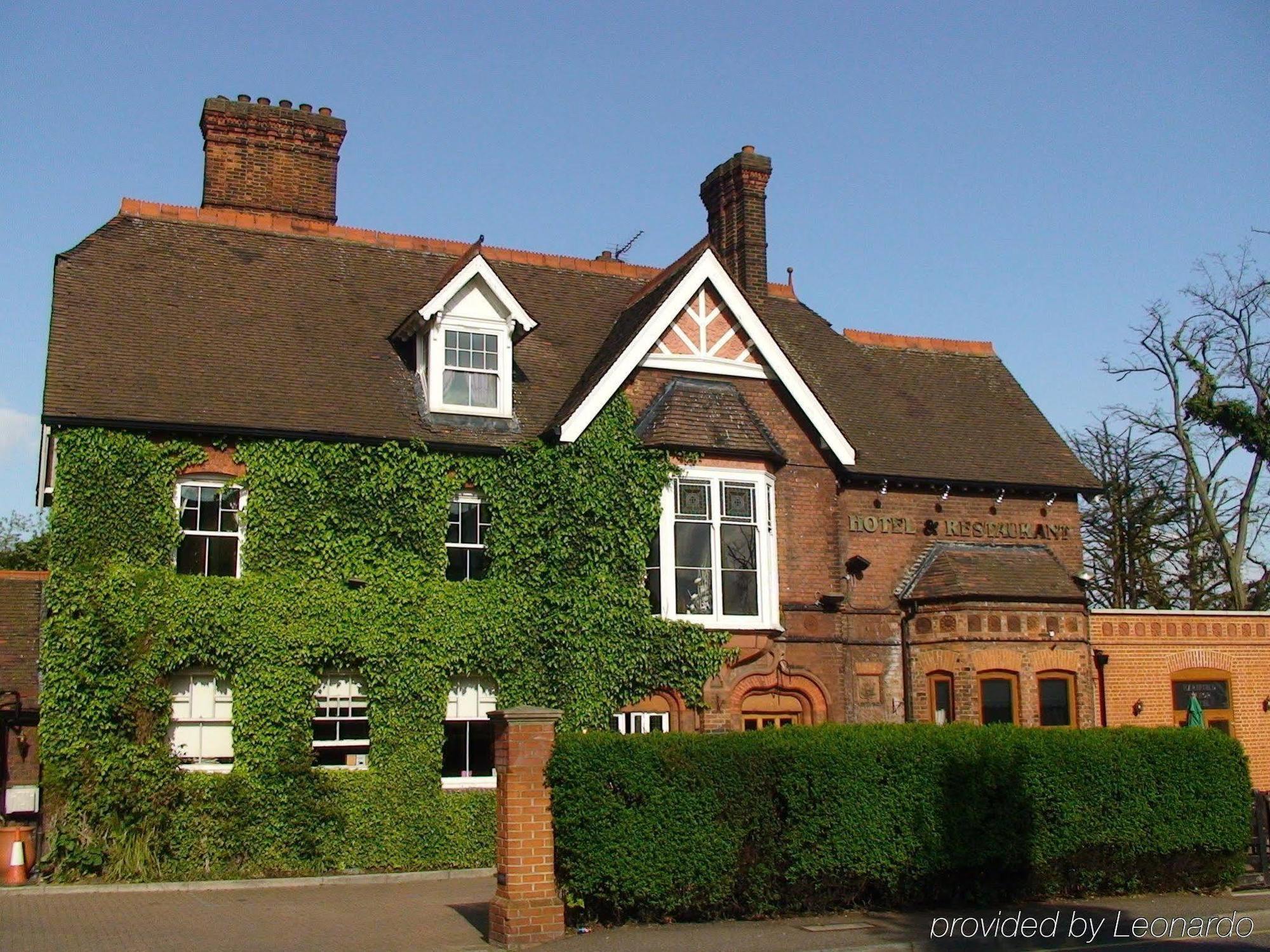 רומפורד Harefield Manor Hotel מראה חיצוני תמונה